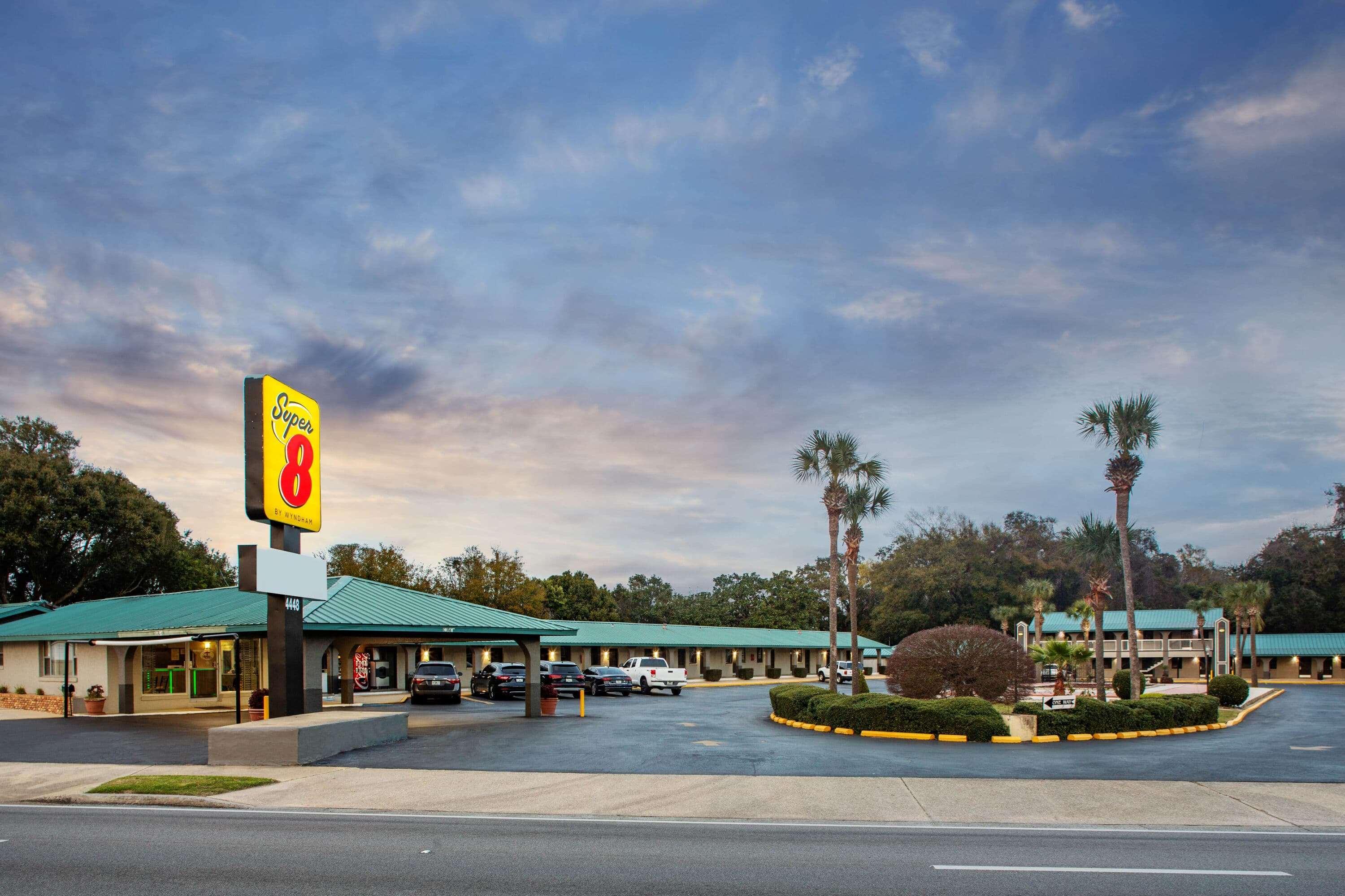 Motel Super 8 By Wyndham Pensacola Nas Area Beach Haven Esterno foto